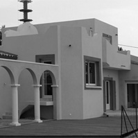 Façade sud-ouest côté piscine.<br />